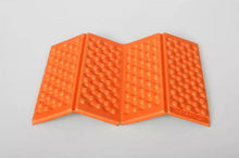 Lade das Bild in den Galerie-Viewer, FaltMat - Thermische Faltmatte für die Wanderung
